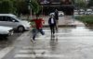 Adıyaman’da şiddetli yağmur ve dolu hayatı olumsuz etkiledi