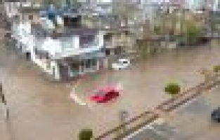  Adıyaman’da yollar göle döndü