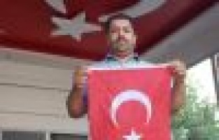 Adıyamanlı Esnaftan Terör Olaylarına Bayraklı Tepki