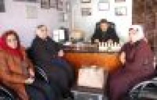 AK PARTİ ADIYAMAN KADIN KOLLARINDAN MUHTAR GEYLANİTAŞ’A ZİYARET
