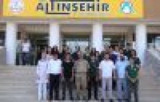 Albay Atasoy öğrencileri yalnız bırakmadı