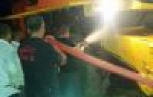 Alev alan biçerdöver itfaiye ekiplerince söndürüldü