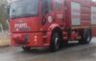 Alev alan elektrik kabloları paniğe neden oldu