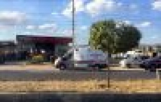 Ambulans ile kamyon çarpıştı: 3 yaralı