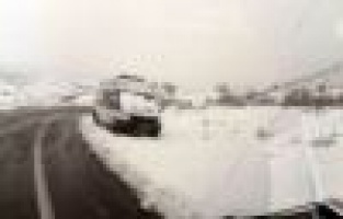 Ambulans Yolda Mahsur Kaldı