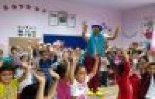 Anaokulu Öğrencilerine Palyaçolu Eğlence