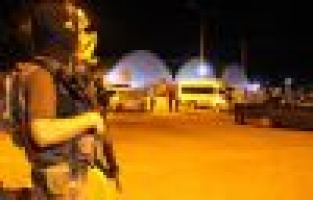 Araçlar didik didik arandı