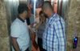 Asansörde mahsur kalan 4 kişiyi itfaiye kurtardı