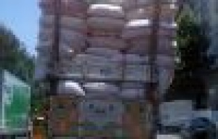 Aşırı Yüklü Kamyonet Kazaya Davetiye Çıkardı