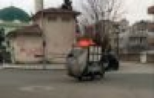 Atık toplayıcısı yanmaktan son anda kurtuldu