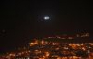 Ay yıldız ışıklandırıldı 