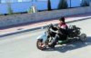 Babası Traktör, Kendisi Drift Motosikleti Yaptı