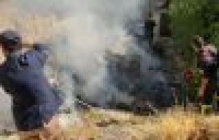 Bahçe yangını korkuttu