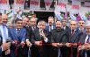 Bakan Yılmaz Gölbaşı’nda vatandaşlarla bir araya geldi