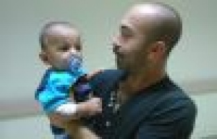 Balkondan Düşen Çocuk Yaralandı