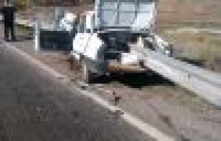 Bariyer otomobilin önünden girdi arkasından çıktı