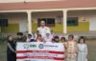 Başkan Deniz yetimlerle bir araya geldi 