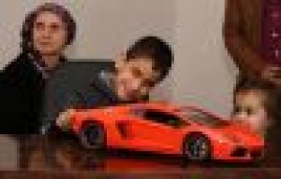 Başkan Kutlu ve eşi görme engellilerin hayallerini gerçekleştirdi