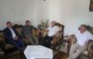 Başkan Turanlı ile Başkan Fırat, emekli öğretmeni evinde ziyaret etti