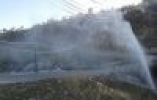 Besni'de İçme Suyu Şebekesi Patladı