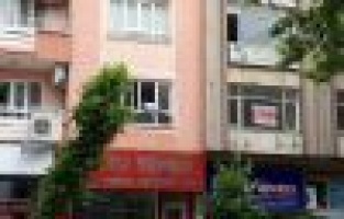 Cam silmek için canını tehlikeye attı