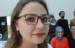 Camsız gözlükler moda oldu