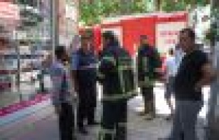 Çatı Katında Çıkan Yangın Paniğe Neden Oldu