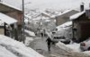 ÇELİKHAN’A MART AYINDA KAR YAĞDI