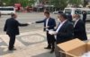 CHP Adıyaman Teşkilatı maske dağıttı