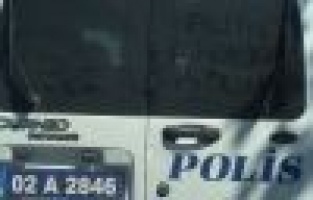 Çocuklardan polisi duygulandıran yazı