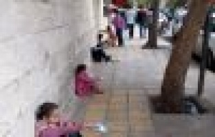 Çocuklarını Dilendiren Suriyeli 5 Aile Çadır Kente Gönderildi