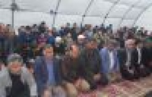 Depremin vurduğu Samsat'ta kandil çadırda kutlandı