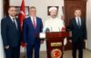 Diyanet İşleri Başkanı Prof. Dr. Ali Erbaş, Vali Aykut Pekmezle bir araya geldi