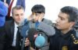 Down sendromlu çocuklar polis telsizinden anons yapıp ezan okudu