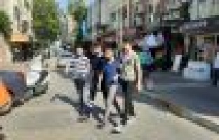 Duvarı delmek isteyen genç elektrik akımına kapıldı