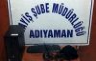 Eczaneden hırsızlık güvenlik kameralarına yansıdı