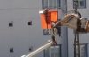 Elektrik akımına kapılan işçi yaralandı