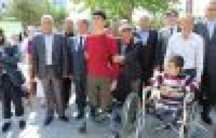 ENGELLİ GENCİN İSTİKLAL MARŞI DUYARLILIĞI