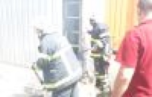 Fabrika yangını korkuttu