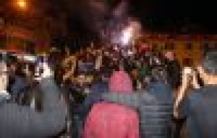 Fenerbahçeli taraftarlardan coşkulu kutlama
