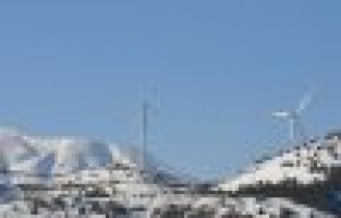 FIRTINA, RÜZGAR TRİBÜNÜNÜ UÇURDU