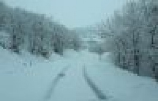 Gerger ilçesine kar yağışı başladı