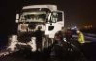 Gölbaşı ilçesinde iki tır çarpıştı: 2 kişi yaralandı