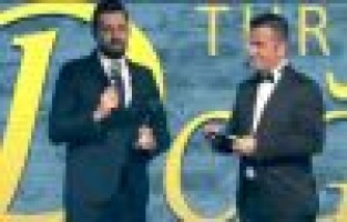 Güloğlu ‘Doğu Ödülü’nü aldı