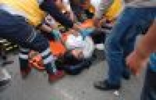 HAFİF TİCARİ ARAÇ, ÖĞRENCİYE ÇARPTI