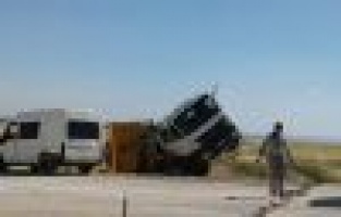 Hafriyat Döken Kamyon Devrildi