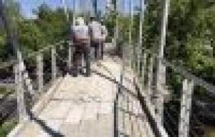 Hasar gören üstgeçitte onarım çalışması