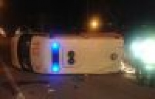 HASTA TAŞIYAN AMBULANS KAZA YAPTI: 5 YARALI
