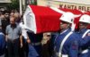 Hayatını kaybeden asker toprağa verildi