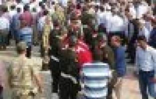 Hayatını kaybeden asker toprağa verildi